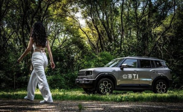 金鼎配资 再等1天上市，四驱“方盒子”SUV，拥有30万档次，现款仅售13万多